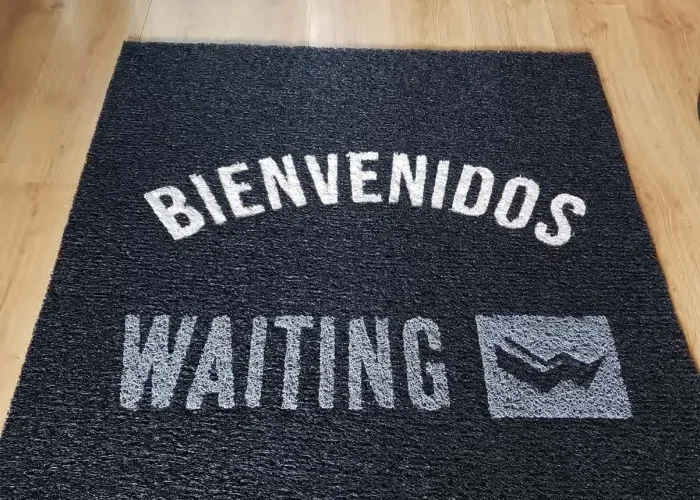 alfombra calada waiting